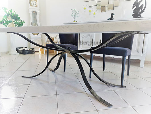 Image: Pied de table acier sur mesure