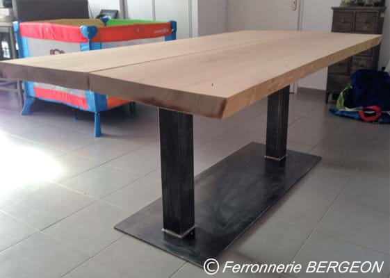 Image: Réalisation d'un pied de table